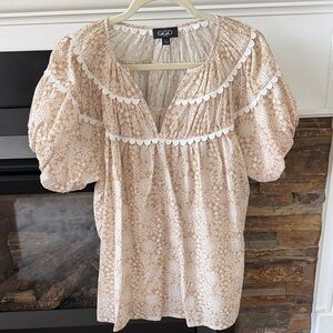 Gigio Beige Floral Puff-Sleeve Peasant Top